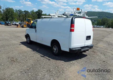 2015 Chevrolet Express 2500 Work Van z USA, uszkodzony, nr VIN 1GCWGFCF3F1158361